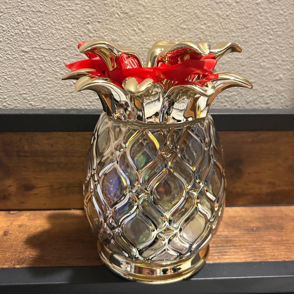 Bath and body works 3 Wick candle holder.